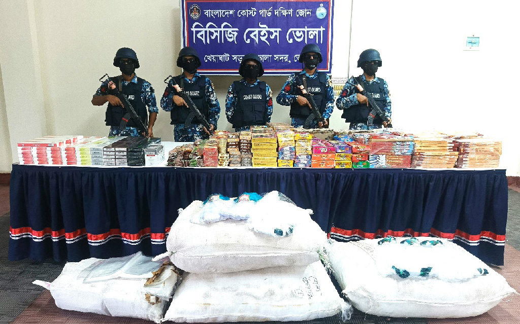 কোস্ট গার্ড অভিযানে ৭ কোটি টাকার কারেন্ট জাল জব্দ